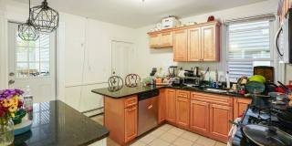 Great Mission Hill 6bd/2bath Gallery 12