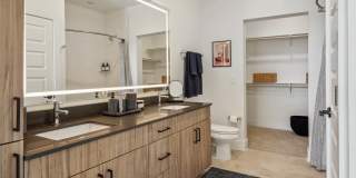Lyle Apartments Gallery 21