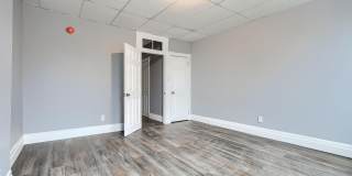 2533 W LOMBARD Street Gallery 24