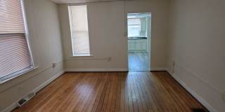 3 bedroom, 1 bath, 2 story half double house Gallery 5