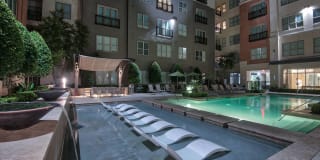 Windsor at West University Gallery 19