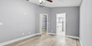 1717 SW Burlington Street Gallery 19