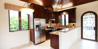 Luxury 3 bed 3 bath home available for rent in Malibu! Gallery 1