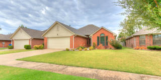 2812 Victoria Drive Gallery 4