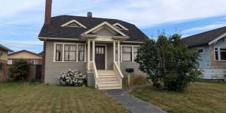 Charming 3 Bedroom House in Downtown Charming 3 Bedroom House in Downtown Gallery 1