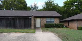 2 Bedroom 2 Bathroom Duplex in Whitehouse Gallery 1