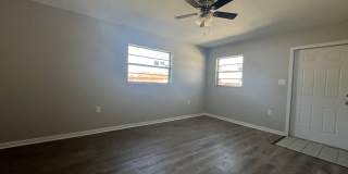 2 bed/ 1 bath duplex Gallery 1