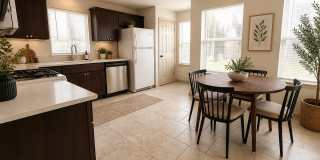 4 Bed House - North of UT Campus Gallery 6