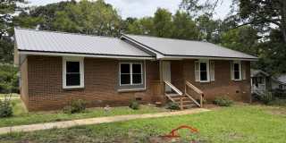 Beautifully Remodeled 4 Bedroom, 2 Bathroom Home for Rent Gallery 1