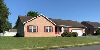 CONTRACT PENDING!! Lovely single family, brick rancher home with 3 beds/2.5 baths!! Gallery 4