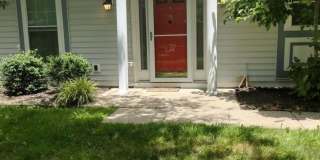 Spacious 3 bedroom townhome close to UK! Gallery 1