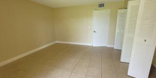 1617 Meadows Circle W Gallery 9