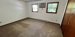 Great Location - 2 Bdrm , 1.5 Baths  - Available 9/1 Gallery 6