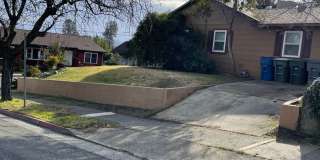 CHARMING 4 BED 2 BATH HOUSE NEAR DOWNTOWN Gallery 38