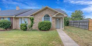 5005 Longstreet Place Gallery 1