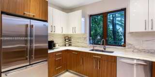 5911 Alton Rd MIAMI BEACH, FL 33140 Gallery 25