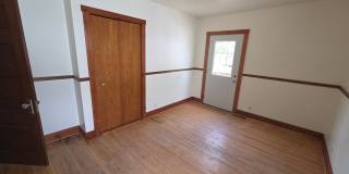 Handicap Accessible with 4 Bedrooms + Bonus Room & 2 Full Baths (Month-to-Month leases only) Gallery 18