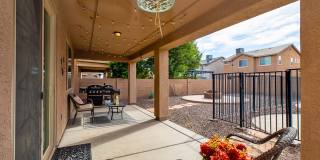 4 BEDROOM POOL & SOLAR HOME! Gallery 36