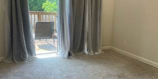 Knoxville 37918 - 2 bedroom, 2.5 bath Townhome - Contact Lisa Vineyard & Shannon Russell (865) 216-9334 Gallery 21