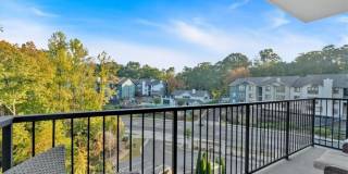 6890 Peachtree Dunwoody Road Gallery 25