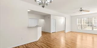 Maple Crossing Condo – Comfort, Convenience & Location Maple Crossing Condo – Comfort, Convenience & Location Gallery 11