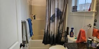 Luxury 5 Bed Townhouse w/ 2 Parking + In-Unit Laundry – Allston Gallery 16