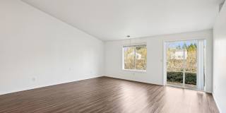 Beautiful 4BR/2BA Single-Level Home in Heart of McMinnville Gallery 8