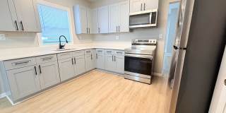 NOW SHOWING: 2 Bedroom / 1 Bath Duplex located at 1132 N Oxford St. in Indianapolis, IN Gallery 8