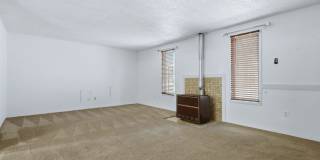 Downtown Castle Rock at its best!  Just a short 2 block walk to downtown. Gallery 7