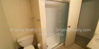 Furnished 2 Bedroom Condo with Community Pool Close to the UofA! (Speedway/Euclid) Gallery 9