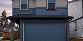 LIKE NEW 4 Bedroom Ridgefield Home on Corner Lot for Rent - 2945 N. 3rd Way Gallery 1