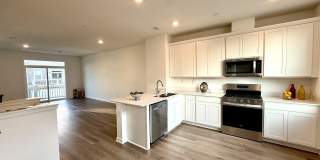 553 Yosemite Way Gallery 1