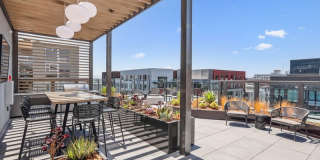 Link Apartments Four12 Gallery 25