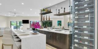319 S Riverside Drive Gallery 14