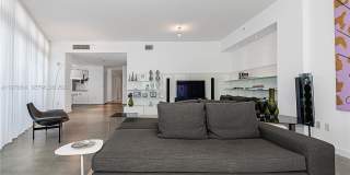 6101 Aqua Avenue Gallery 7