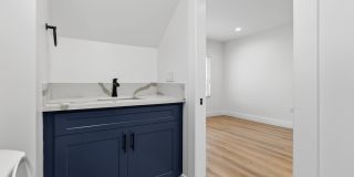 678 East 45th Street Gallery 21