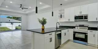 918 Eisenhower Boulevard Gallery 3