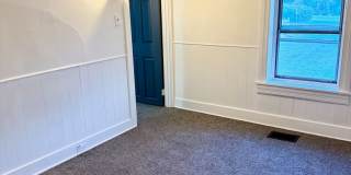 Cozy 2–3 Bedroom, 1 Bath Home with Garage & Sunroom Gallery 11