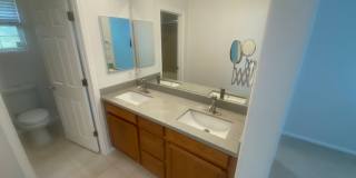 Beautiful & Spacious 3 Bedroom, 2.5 Bathroom Hayward Home – Prime Residential Location W Laundry, Backyard & Two Car Garage Gallery 12