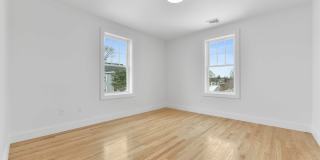 62 W Milton St Gallery 32