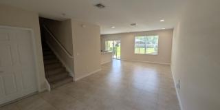 Spacious Townhome in Desirable Vizcaya Falls 3-bedroom, 2.5-bath townhome Gallery 6