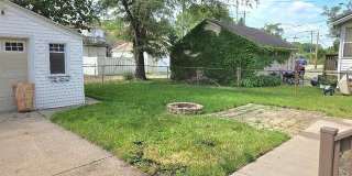 177 N Riverbank Street Gallery 22