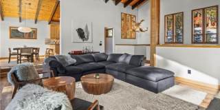 Mountain Modern Retreat- Seasonal Availability Mountain Modern Retreat- Seasonal Availability Gallery 9
