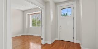 4BR, 2.5 Bath + Loft DuPont Home Gallery 4