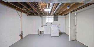 Beautiful Renovated 3BR/2BTH Brick Townhome Gallery 29