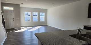 Spacious 3BR, 2 Car Garage Townhome in Raleigh Gallery 5
