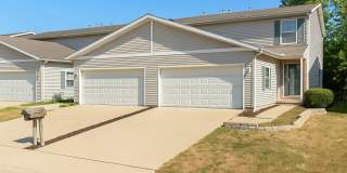 Spacious  Stylish 4-Bed, 4-Bath Townhome in Desirable North Normal Gallery 1