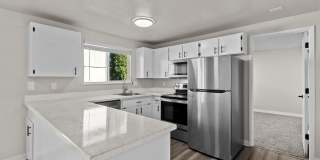 Ground floor 2 bedroom 1 1/2 baths with 1100 square feet! Dont miss this one with full size washer/dryer! Gallery 1