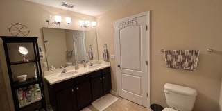 Beautiful 3 bedroom/ 2 bathroom home on the Northside- Pet Friendly!! Gallery 13