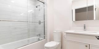Modern 4.5 Bed/3 Bath in Allston with Washer and Dryer in Unit! Gallery 18